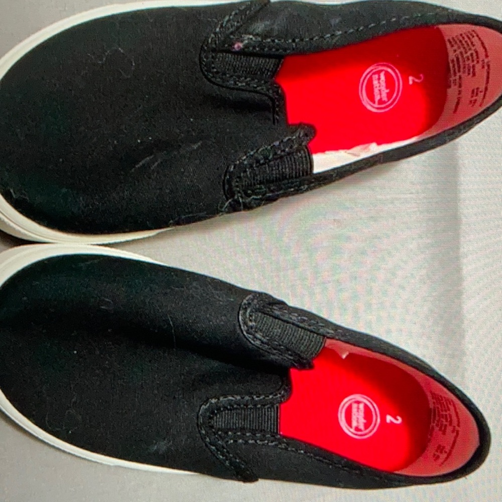Wonder Nation Timmy baby boy slip on sneakers black and white